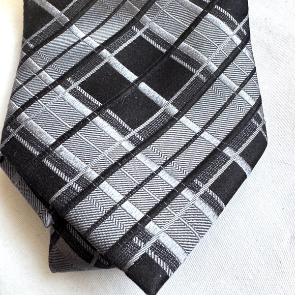 💥Elegant Vintage Pronto Uomo Italian Silk Black and Gray Men's Tie💥 - Picture 4 of 16